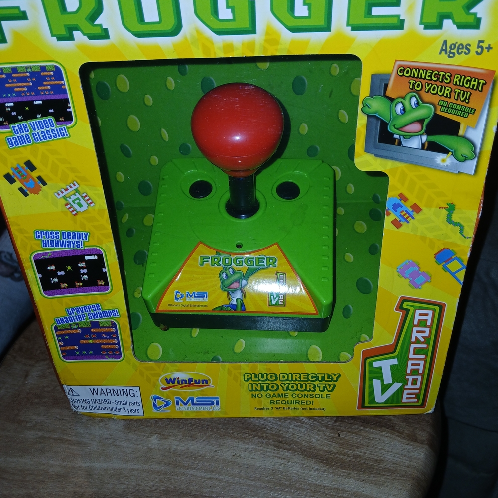 MSI Frogger TV Arcade Console - Green and Red